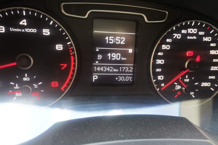 Used Audi Q3 2013 35 TFSI Ambition Edition Odometer Close Up