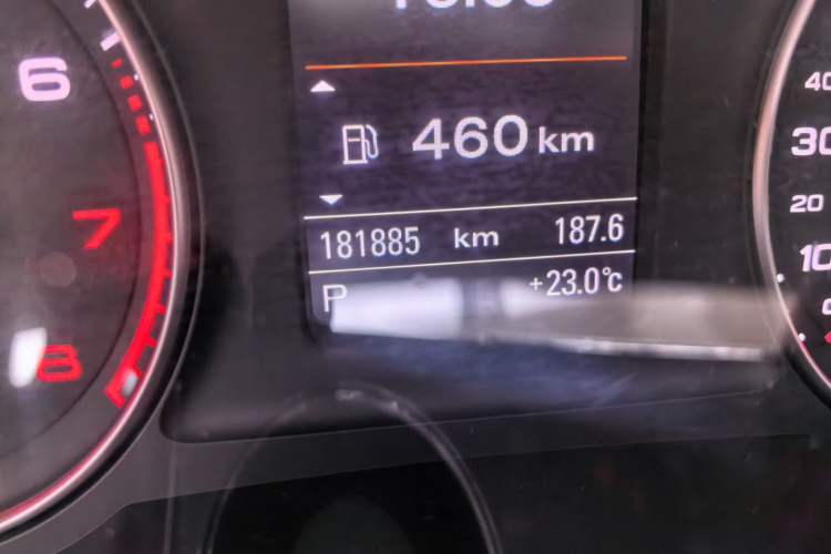 Used Audi Q3 2013 35 TFSI quattro Comfort Model Odometer Close Up