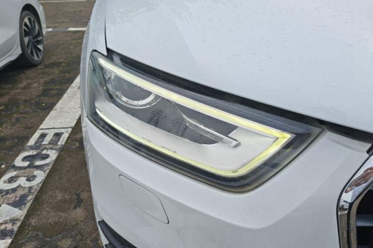 Used Audi Q3 2013 35 TFSI quattro Technology Edition Right Front Headlight