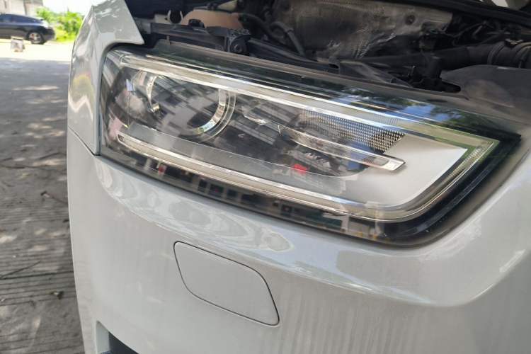 Used Audi Q3 2013 35 TFSI Comfort Model Right Front Headlight