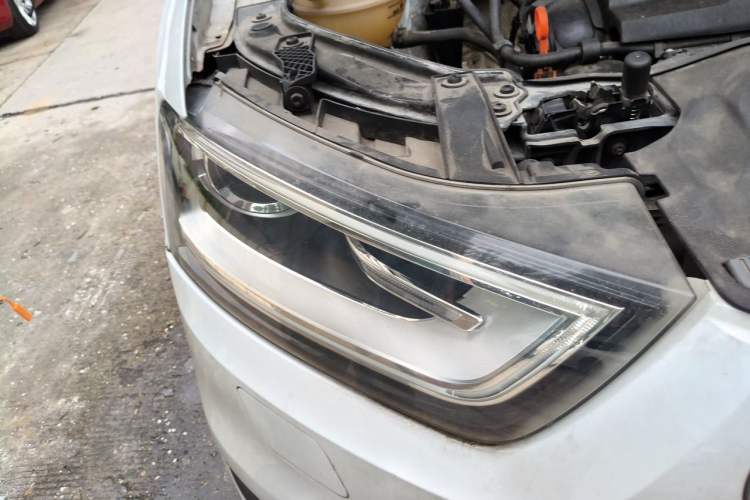 Used Audi Q3 2013 35 TFSI Comfort Model Right Front Headlight