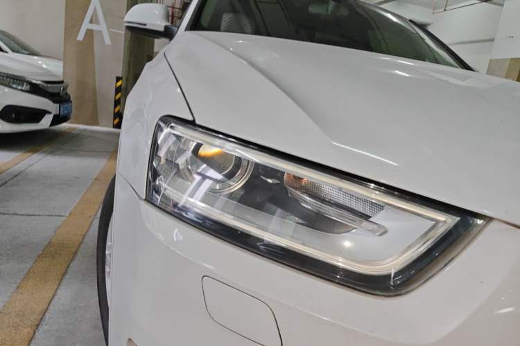 Used Audi Q3 2013 35 TFSI Comfort Model Right Front Headlight