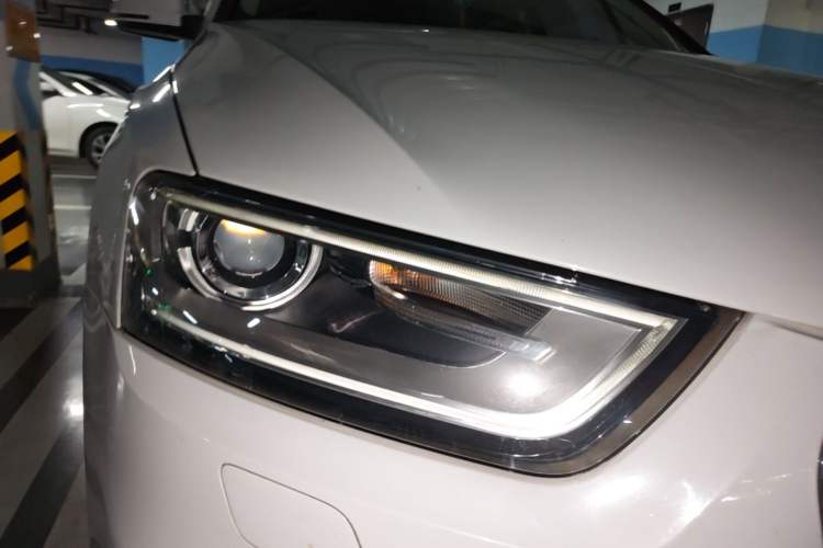 Used Audi Q3 2013 35 TFSI Comfort Model Right Front Headlight