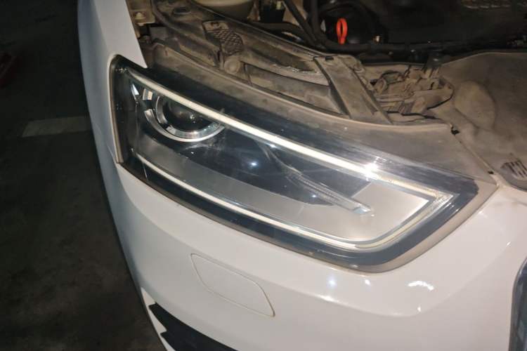 Used Audi Q3 2013 35 TFSI quattro Luxury Model Right Front Headlight