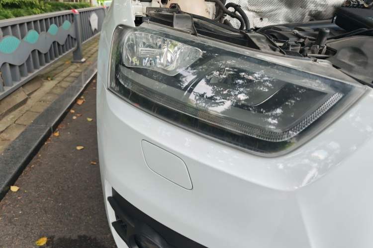 Used Audi Q3 2013 35 TFSI Ambition Edition Right Front Headlight