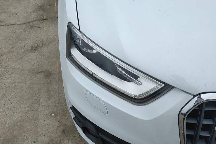 Used Audi Q3 2013 35 TFSI quattro Technology Edition Right Front Headlight