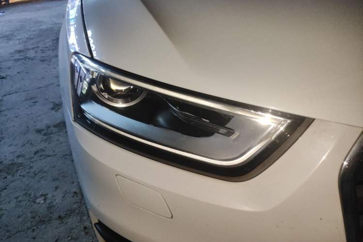 Used Audi Q3 2013 35 TFSI quattro Technology Edition Right Front Headlight