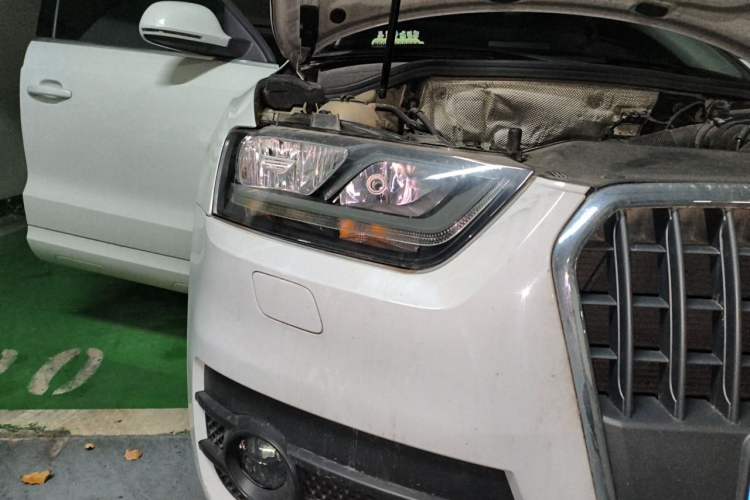 Used Audi Q3 2013 35 TFSI Comfort Model Right Front Headlight