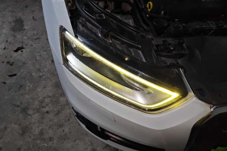 Used Audi Q3 2013 35 TFSI quattro Comfort Model Right Front Headlight