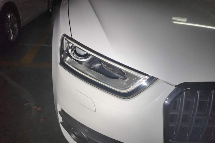 Used Audi Q3 2013 35 TFSI quattro Comfort Model Right Front Headlight