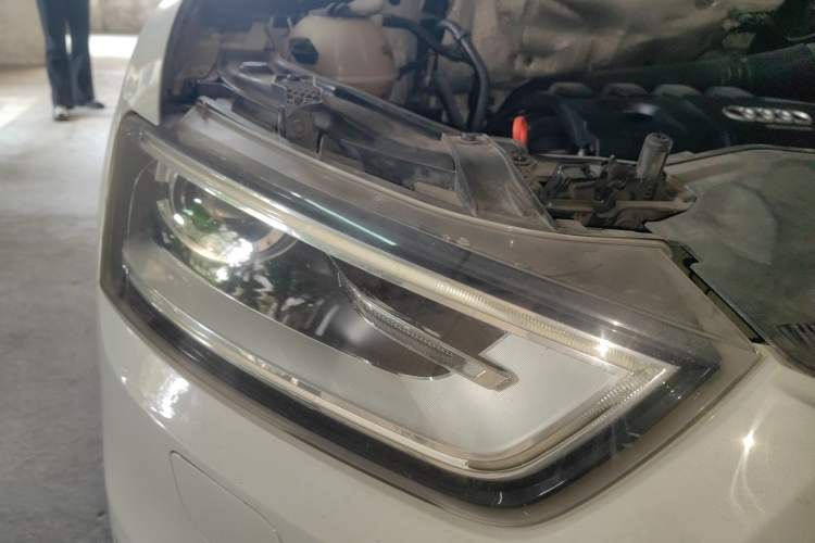 Used Audi Q3 2013 35 TFSI Comfort Model Right Front Headlight