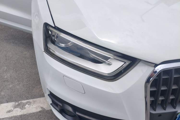 Used Audi Q3 2013 35 TFSI Comfort Model Right Front Headlight