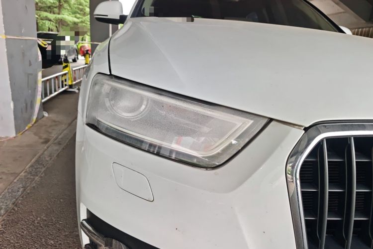 Used Audi Q3 2013 35 TFSI Comfort Model Right Front Headlight