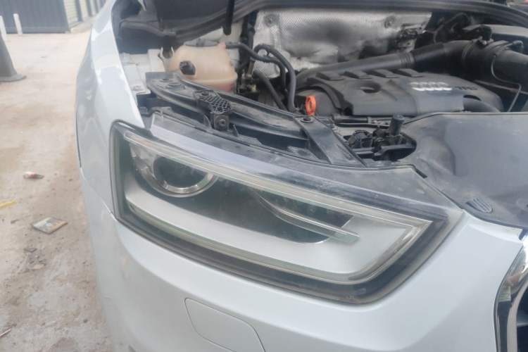 Used Audi Q3 2013 35 TFSI Comfort Model Right Front Headlight