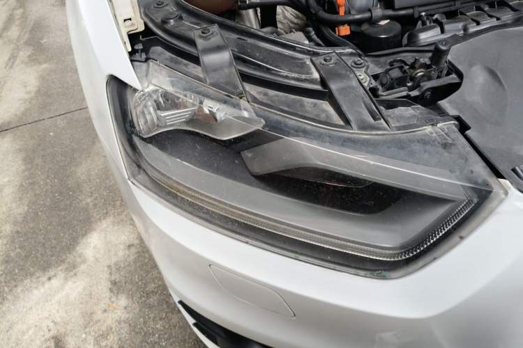 Used Audi Q3 2013 35 TFSI Ambition Edition Right Front Headlight