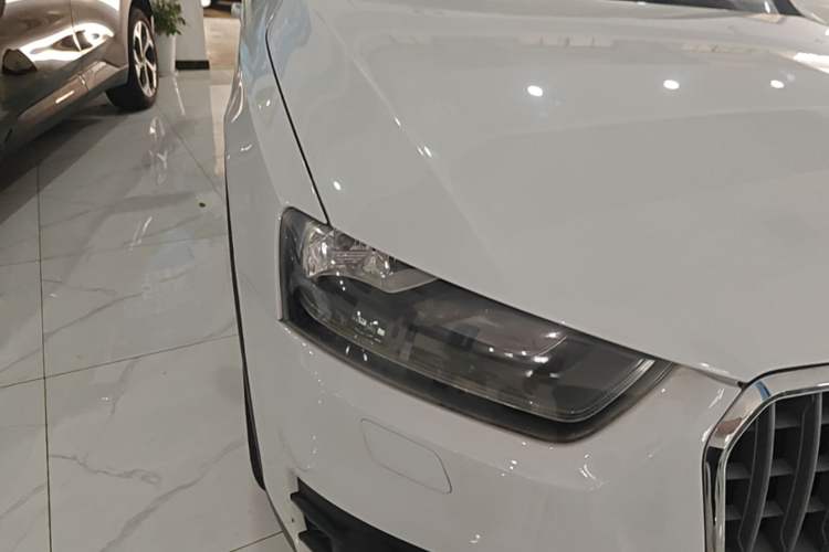 Used Audi Q3 2013 35 TFSI Ambition Edition Right Front Headlight