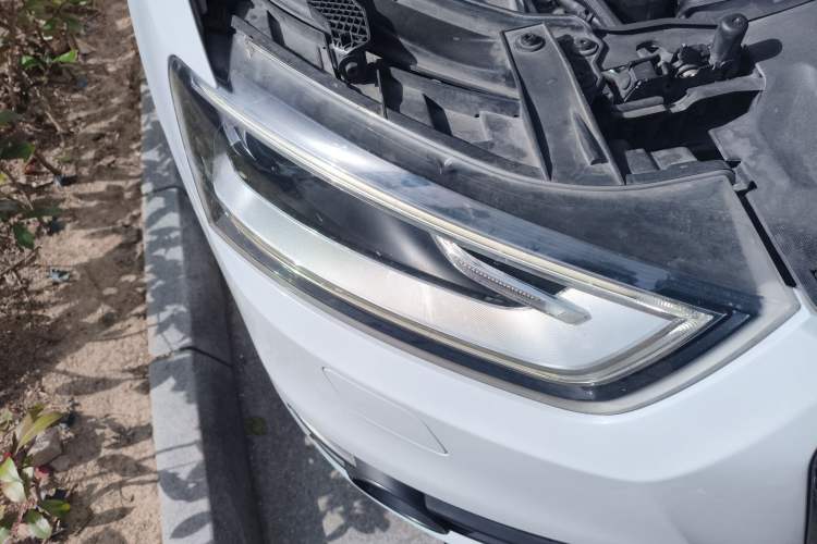 Used Audi Q3 2013 35 TFSI Comfort Model Right Front Headlight