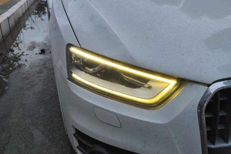 Used Audi Q3 2013 35 TFSI quattro Comfort Model Right Front Headlight