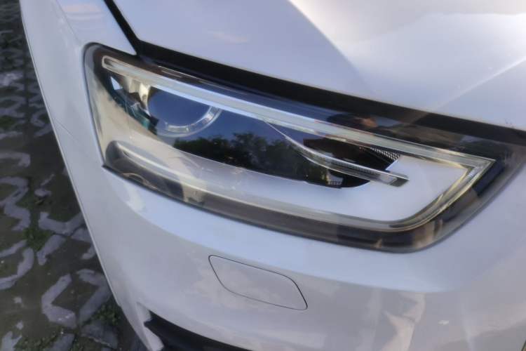 Used Audi Q3 2013 35 TFSI Ambition Edition Right Front Headlight