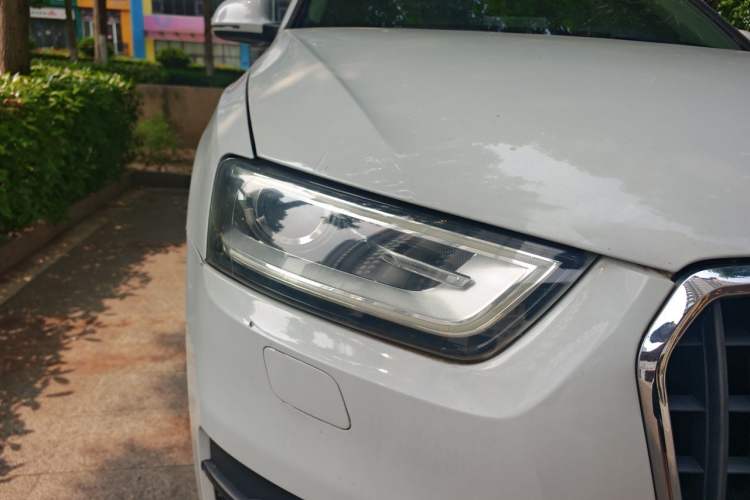 Used Audi Q3 2013 35 TFSI quattro Technology Edition Right Front Headlight
