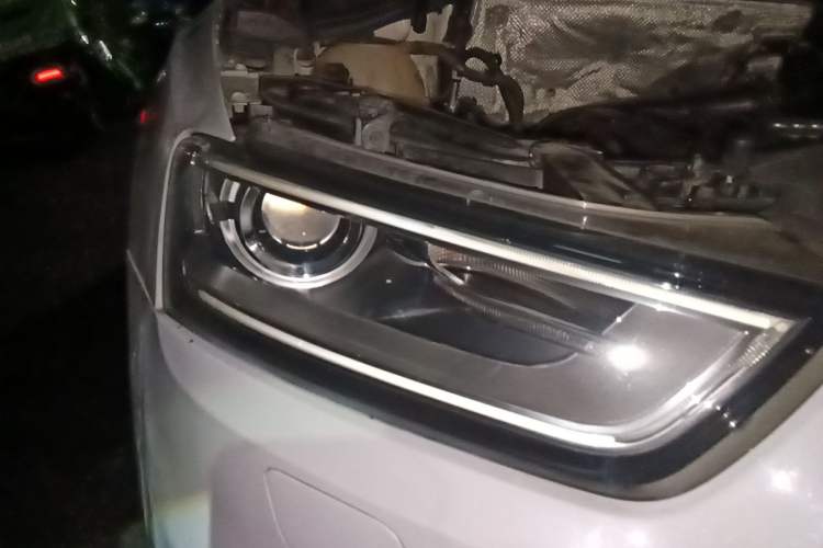 Used Audi Q3 2013 35 TFSI Comfort Model Right Front Headlight