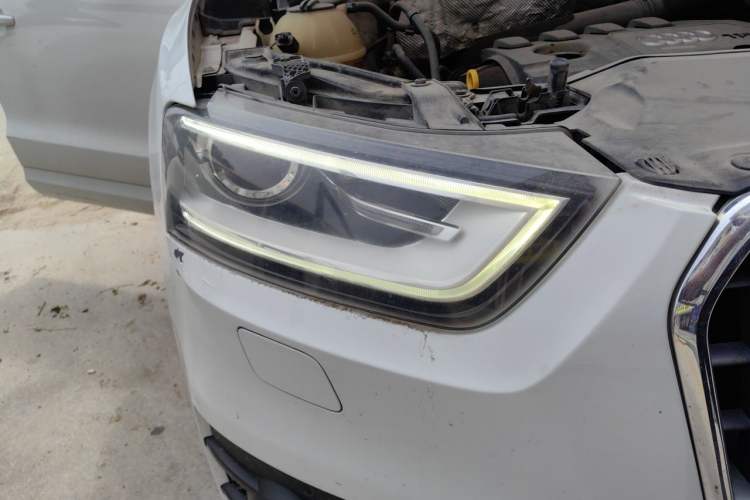 Used Audi Q3 2013 35 TFSI quattro Comfort Model Right Front Headlight