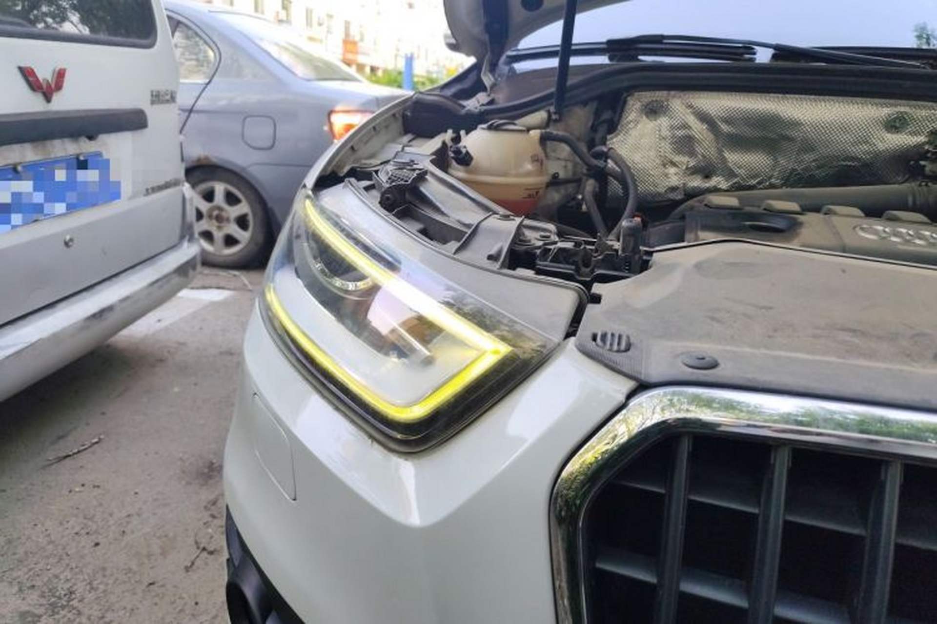 Used Audi Q3 2013 35 TFSI Comfort Model Right Front Headlight