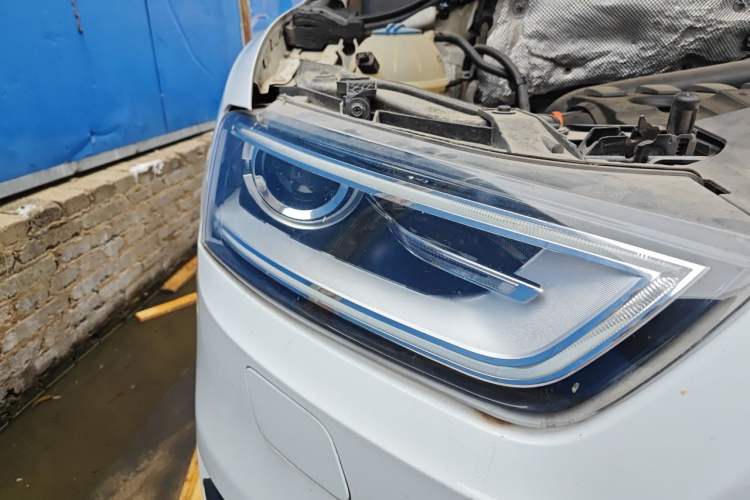 Used Audi Q3 2013 35 TFSI Comfort Model Right Front Headlight