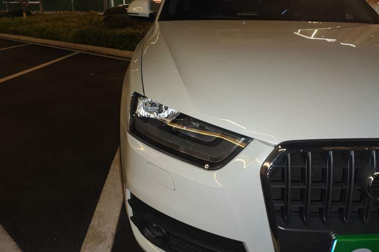 Used Audi Q3 2013 35 TFSI Ambition Edition Right Front Headlight
