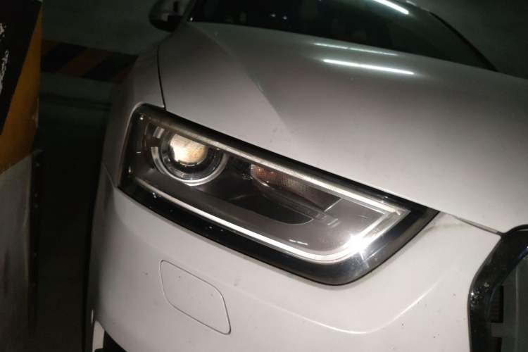 Used Audi Q3 2013 40 TFSI quattro Luxury Model Right Front Headlight