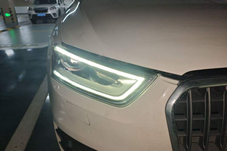 Used Audi Q3 2013 35 TFSI quattro Comfort Model Right Front Headlight