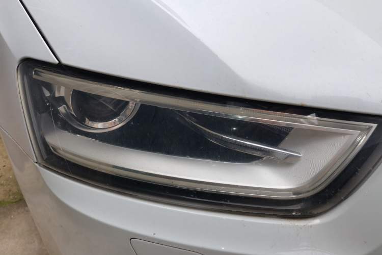 Used Audi Q3 2013 35 TFSI Comfort Model Right Front Headlight