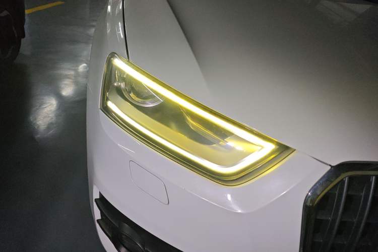 Used Audi Q3 2013 35 TFSI Comfort Model Right Front Headlight