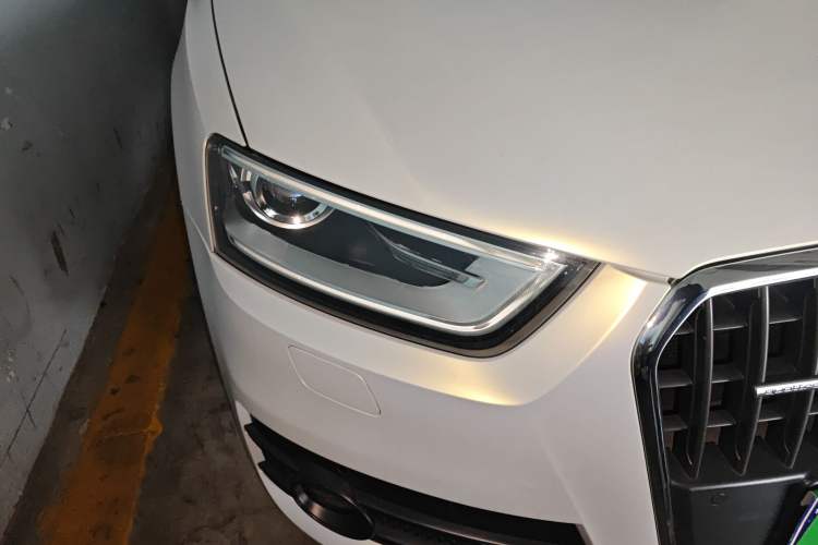 Used Audi Q3 2013 35 TFSI quattro Luxury Model Right Front Headlight