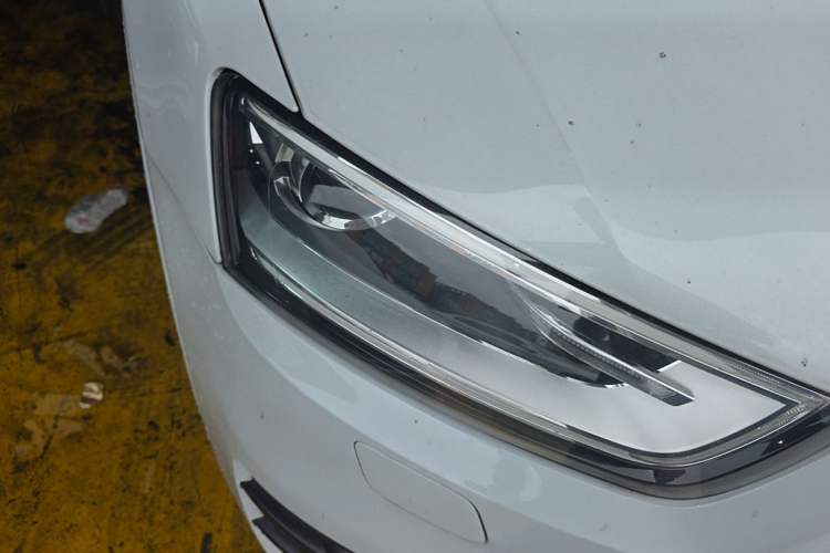 Used Audi Q3 2013 35 TFSI Ambition Edition Right Front Headlight