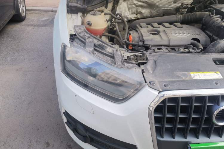 Used Audi Q3 2013 35 TFSI Ambition Edition Right Front Headlight