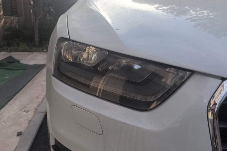 Used Audi Q3 2013 35 TFSI Ambition Edition Right Front Headlight