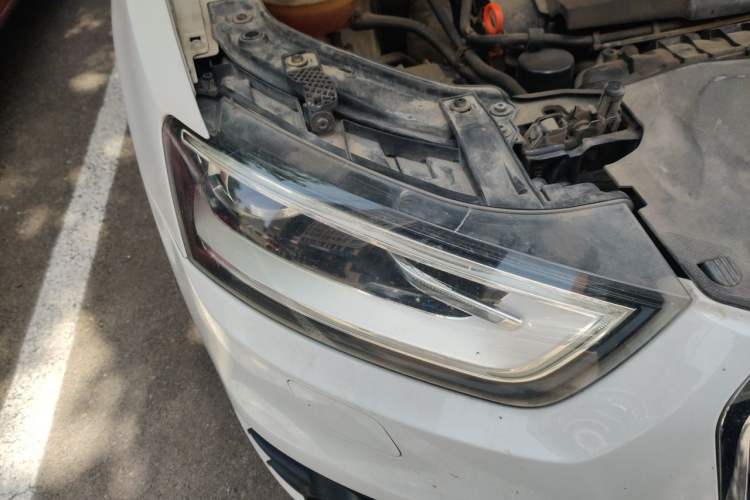 Used Audi Q3 2013 35 TFSI Comfort Model Right Front Headlight
