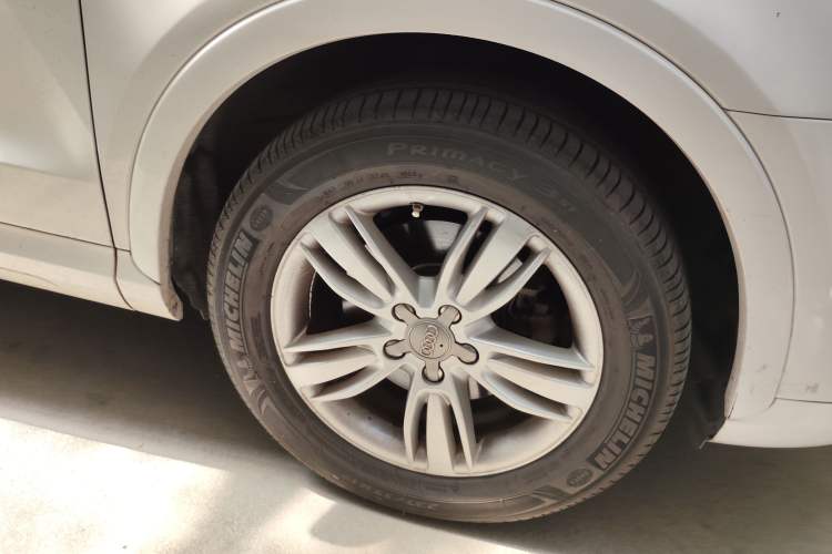Used Audi Q3 2013 35 TFSI Comfort Model Right Front Wheel Hub