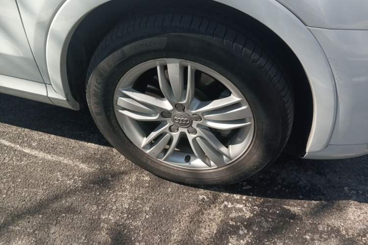 Used Audi Q3 2013 35 TFSI quattro Technology Edition Right Front Wheel Hub