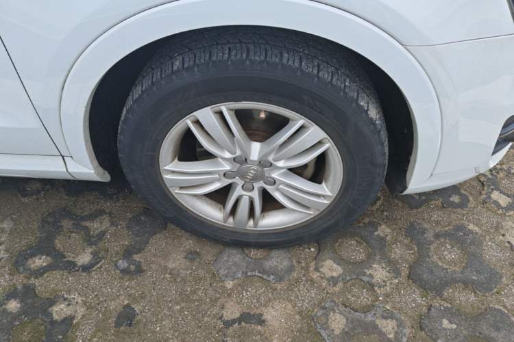Used Audi Q3 2013 35 TFSI quattro Technology Edition Right Front Wheel Hub