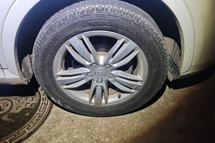 Used Audi Q3 2013 35 TFSI Comfort Model Right Front Wheel Hub
