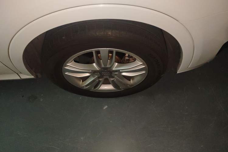 Used Audi Q3 2013 35 TFSI quattro Technology Edition Right Front Wheel Hub
