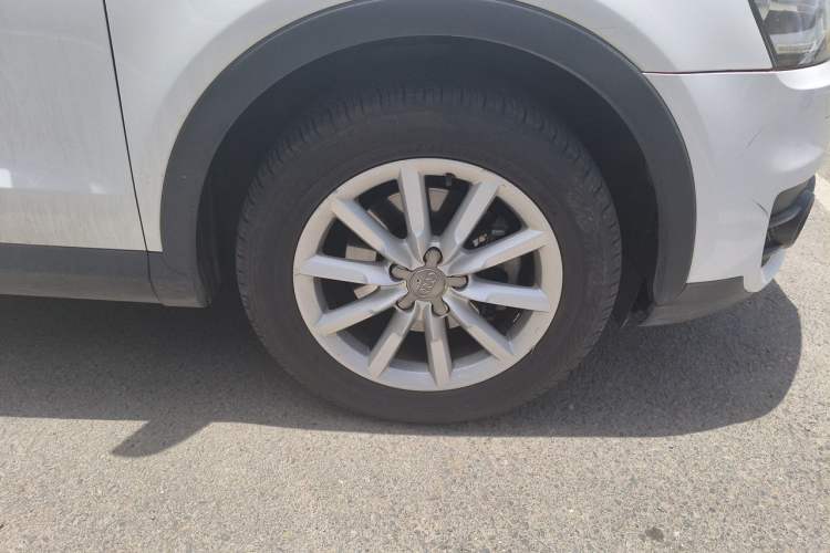 Used Audi Q3 2013 35 TFSI Ambition Edition Right Front Wheel Hub