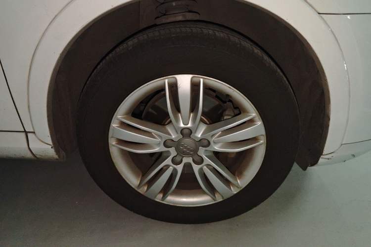 Used Audi Q3 2013 35 TFSI quattro Technology Edition Right Front Wheel Hub
