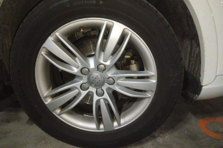 Used Audi Q3 2013 35 TFSI quattro Technology Edition Right Front Wheel Hub