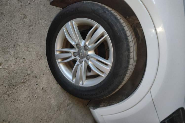 Used Audi Q3 2013 35 TFSI quattro Technology Edition Right Front Wheel Hub