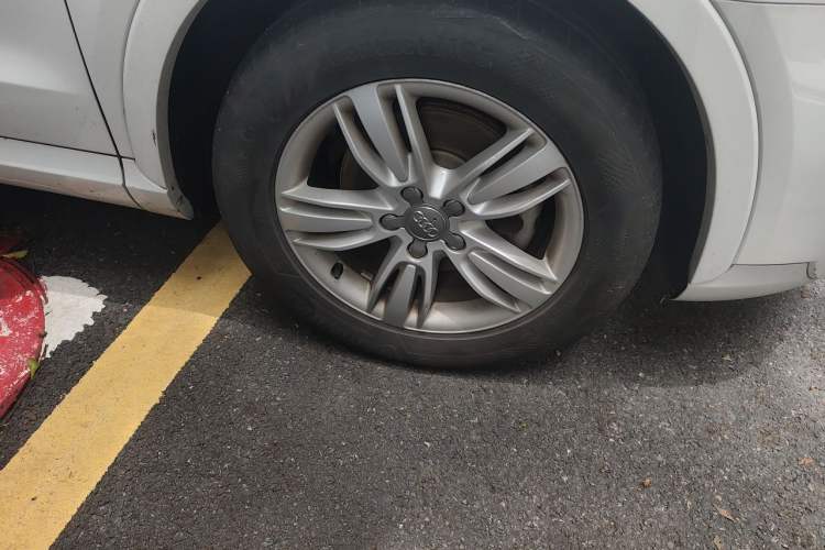 Used Audi Q3 2013 35 TFSI quattro Technology Edition Right Front Wheel Hub