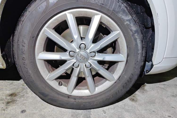 Used Audi Q3 2013 35 TFSI quattro Comfort Model Right Front Wheel Hub