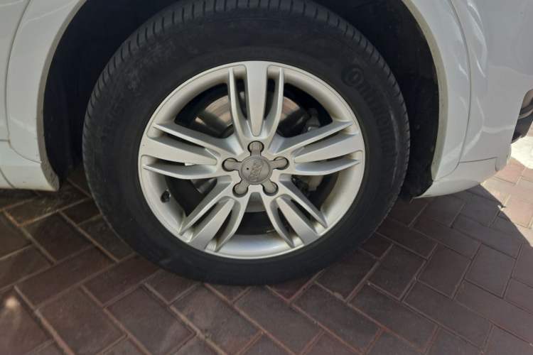 Used Audi Q3 2013 35 TFSI quattro Comfort Model Right Front Wheel Hub